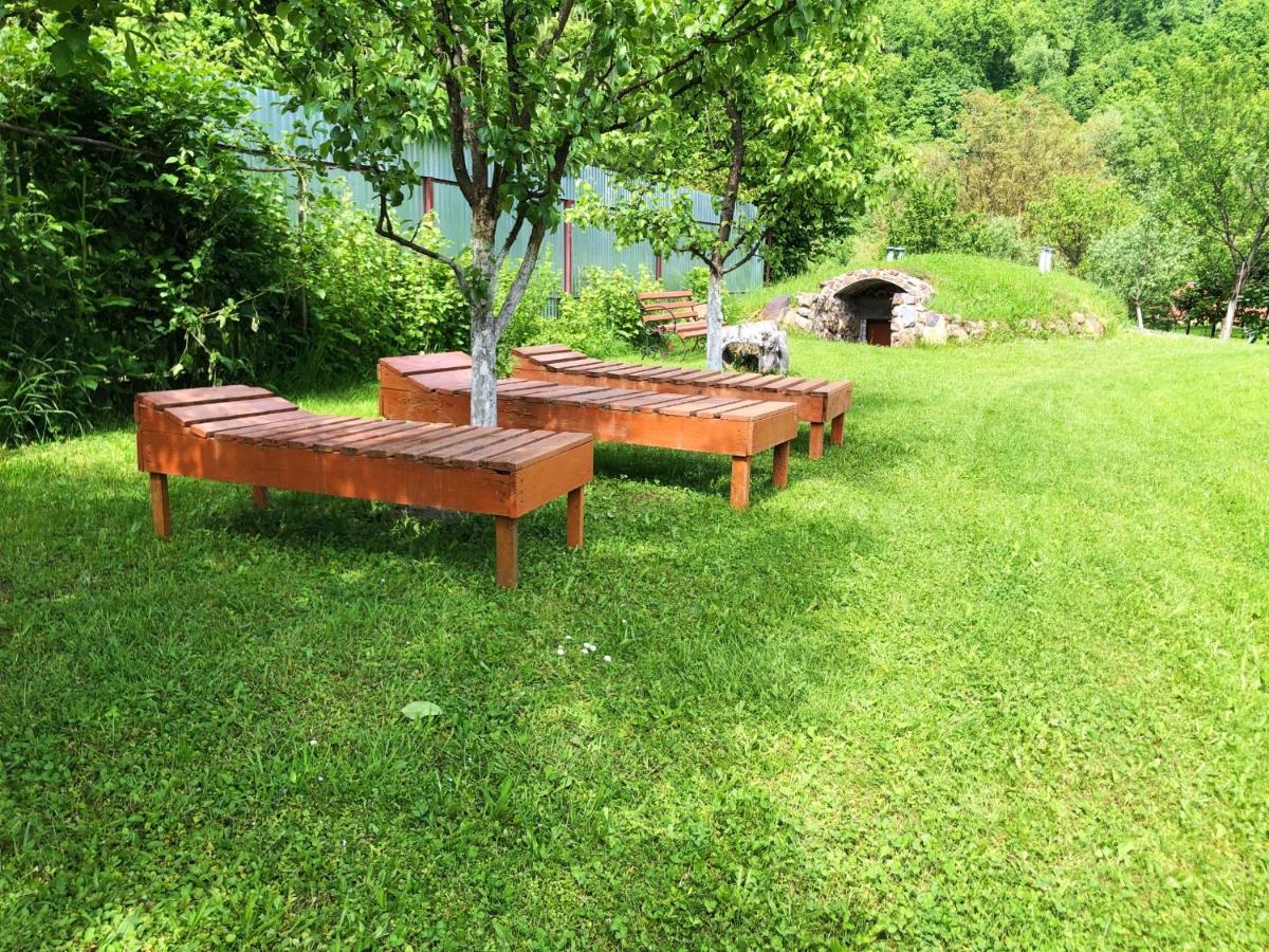 У Оксани Hotel Solochyn Buitenkant foto