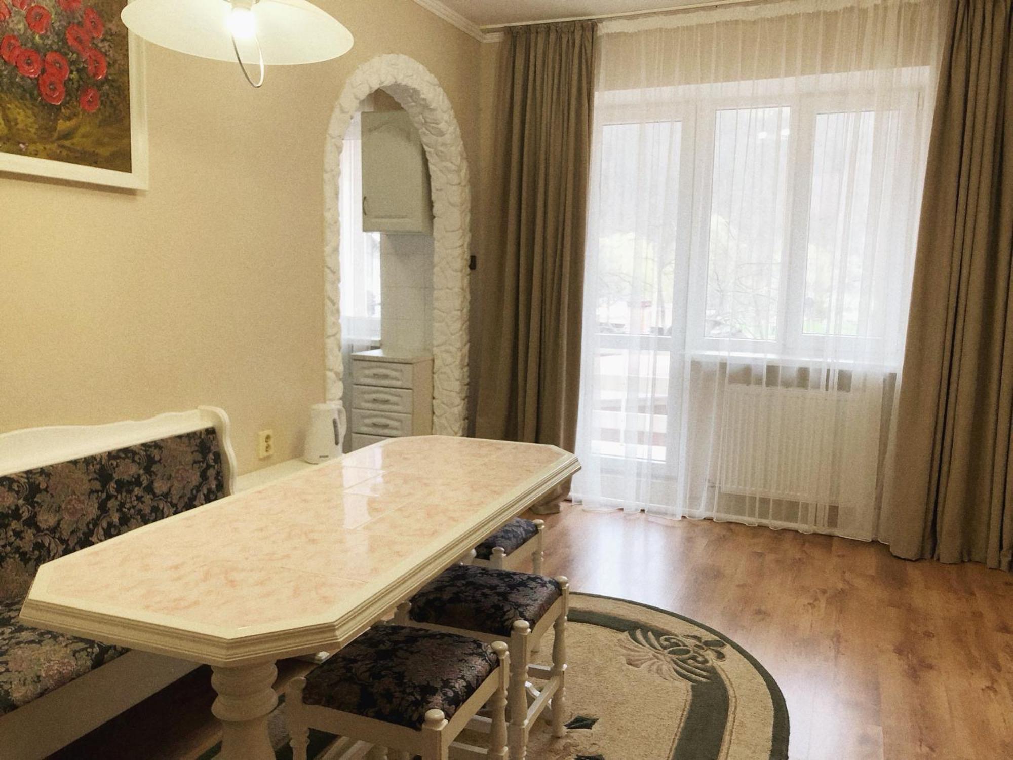 У Оксани Hotel Solochyn Buitenkant foto