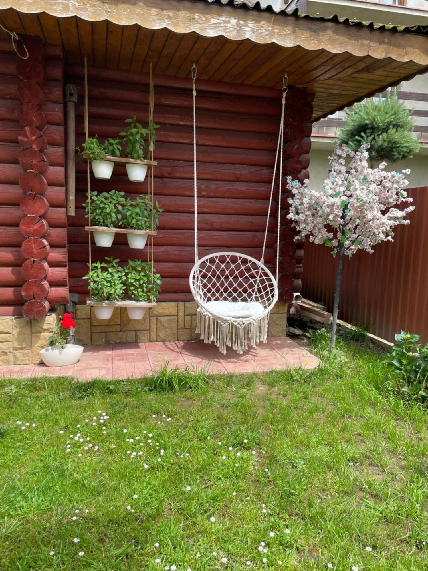 У Оксани Hotel Solochyn Buitenkant foto